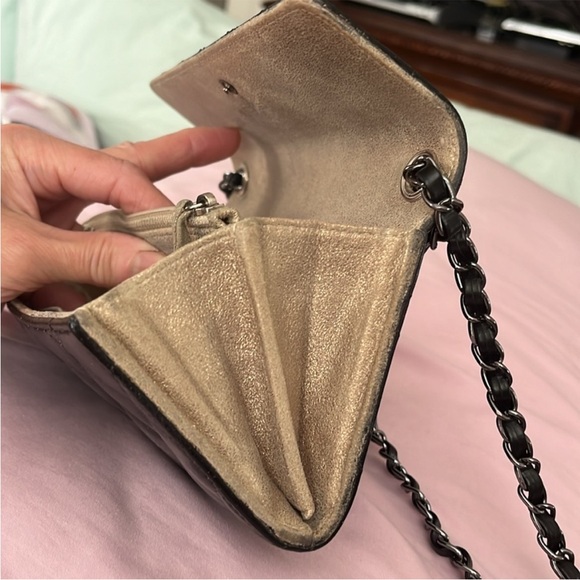 Chanel Authentic quilted wallet on chain - Picture 8 of 13